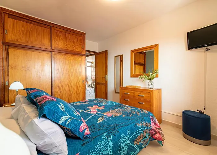 Elegant Candelaria Apartment With Ocean Views