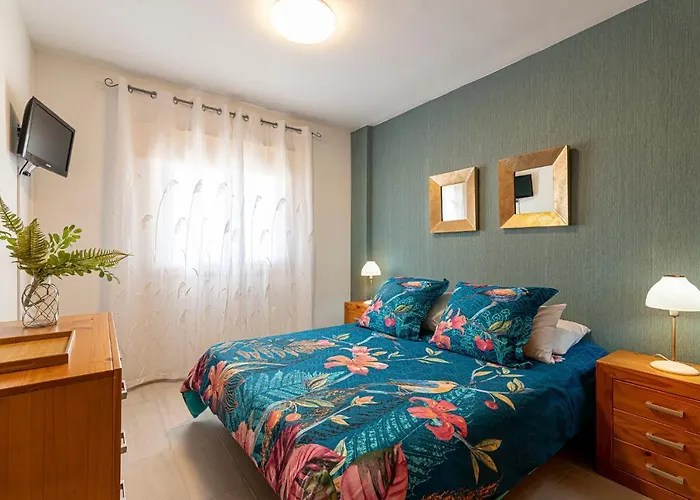 Elegant Candelaria Apartment With Ocean Views