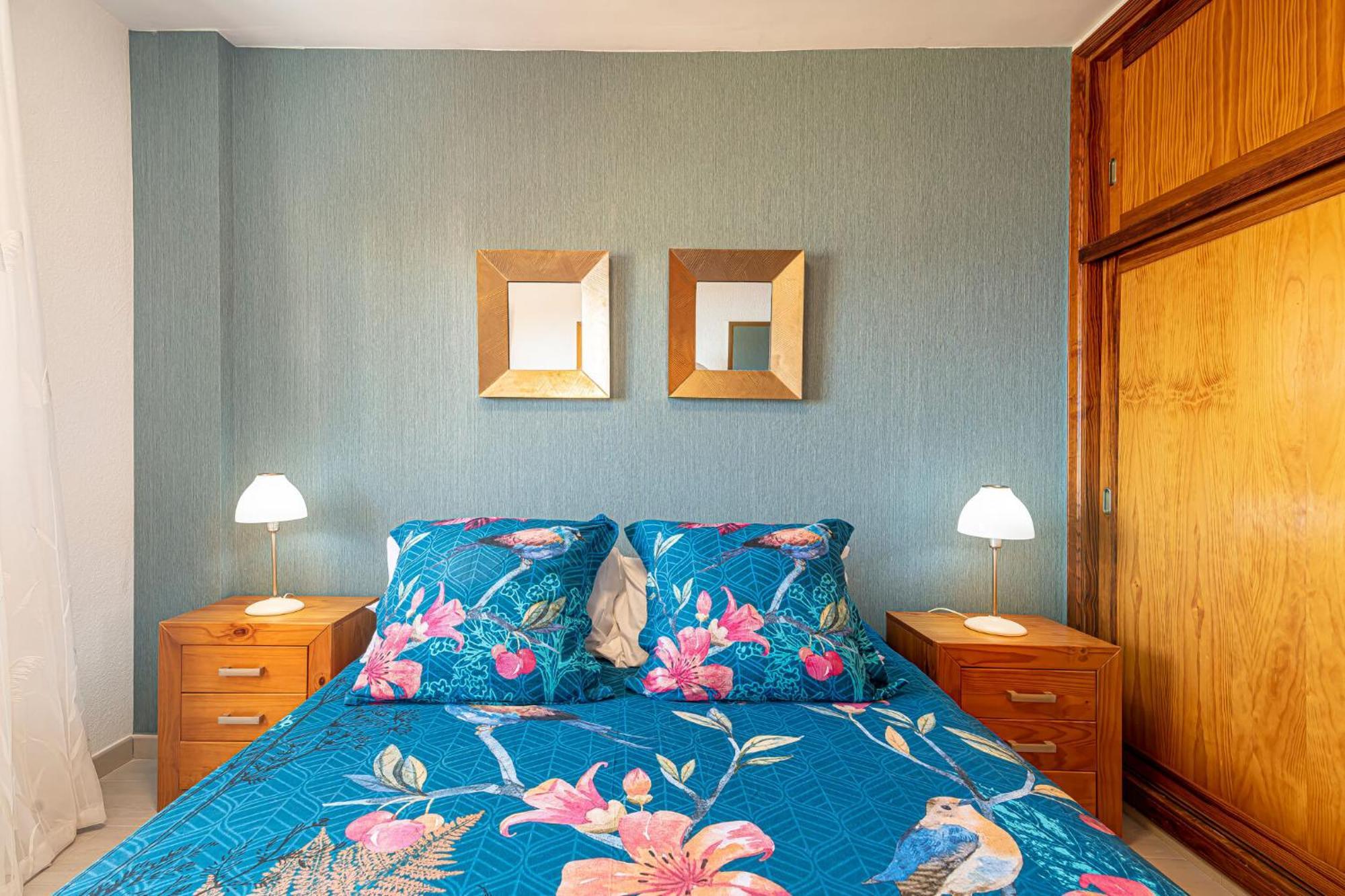 Elegant With Ocean Views Apartament